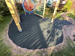 Бесшовное наливное покрытие из резиновой крошки 15 мм 2490 - фото 7742